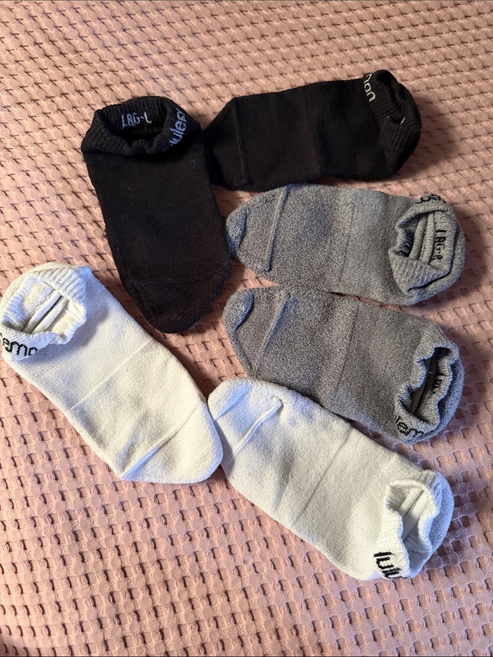 Lululemon size L Low-Cut Socks — Black, Gray & White